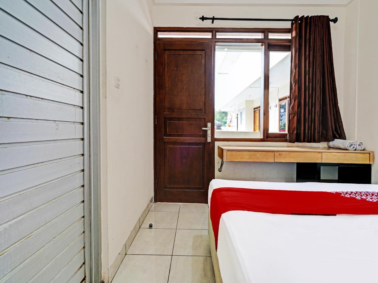 Oyo 1699 Verona Bandung